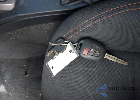 2017 Toyota Tacoma Trd Off Road z USA, uszkodzony, nr VIN 5TFCZ5AN0HX055688